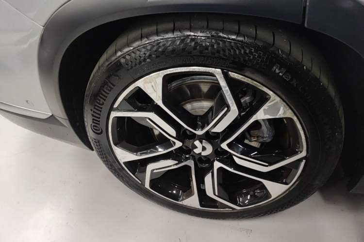 Used Nio ES8 2020 415 KM Signature Edition 7-Seater Version Exterior 5