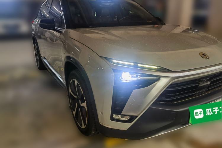 Used Nio ES8 2020 580 km Range Signature Edition Six-Seater Version Front Right 45 Deg