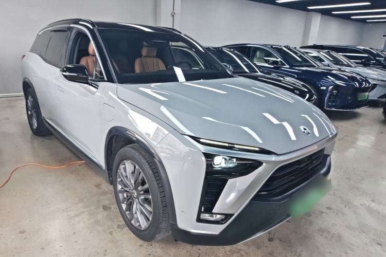 Used Nio ES8 2020 415 km Range 7-Seater Version Front Right 45 Deg