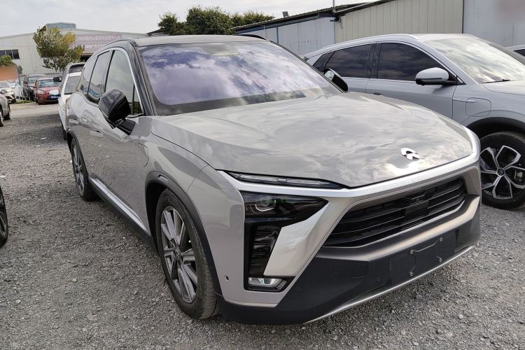 Used Nio ES8 2020 415 km Range 6-Seater Version Front Right 45 Deg