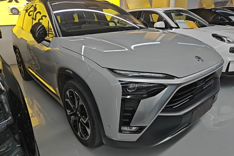 Used Nio ES8 2020 580 km Range Signature Edition Six-Seater Version Front Right 45 Deg