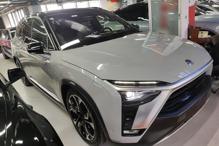 Used Nio ES8 2020 415 KM Signature Edition 7-Seater Version Front Right 45 Deg