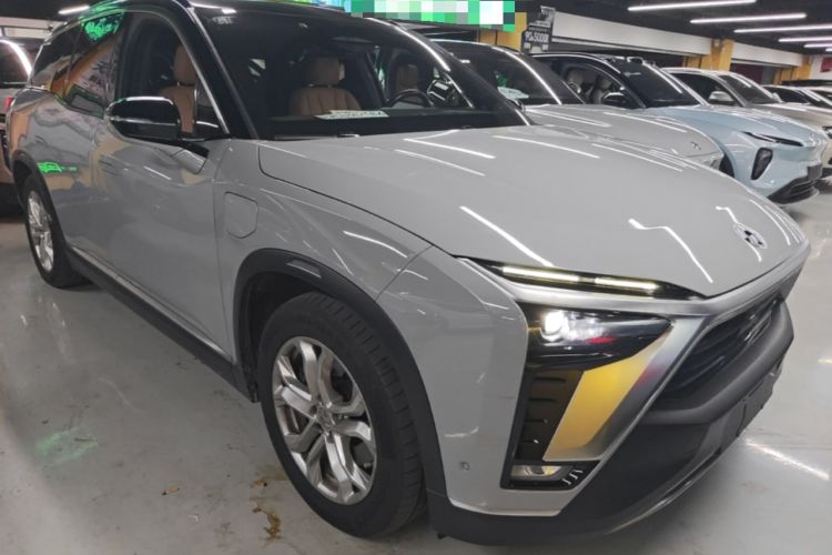 Used Nio ES8 2020 415 km Range 6-Seater Version Front Right 45 Deg