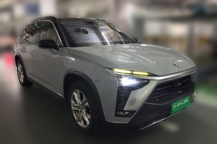 Used Nio ES8 2020 415 km Range 7-Seater Version Front Right 45 Deg
