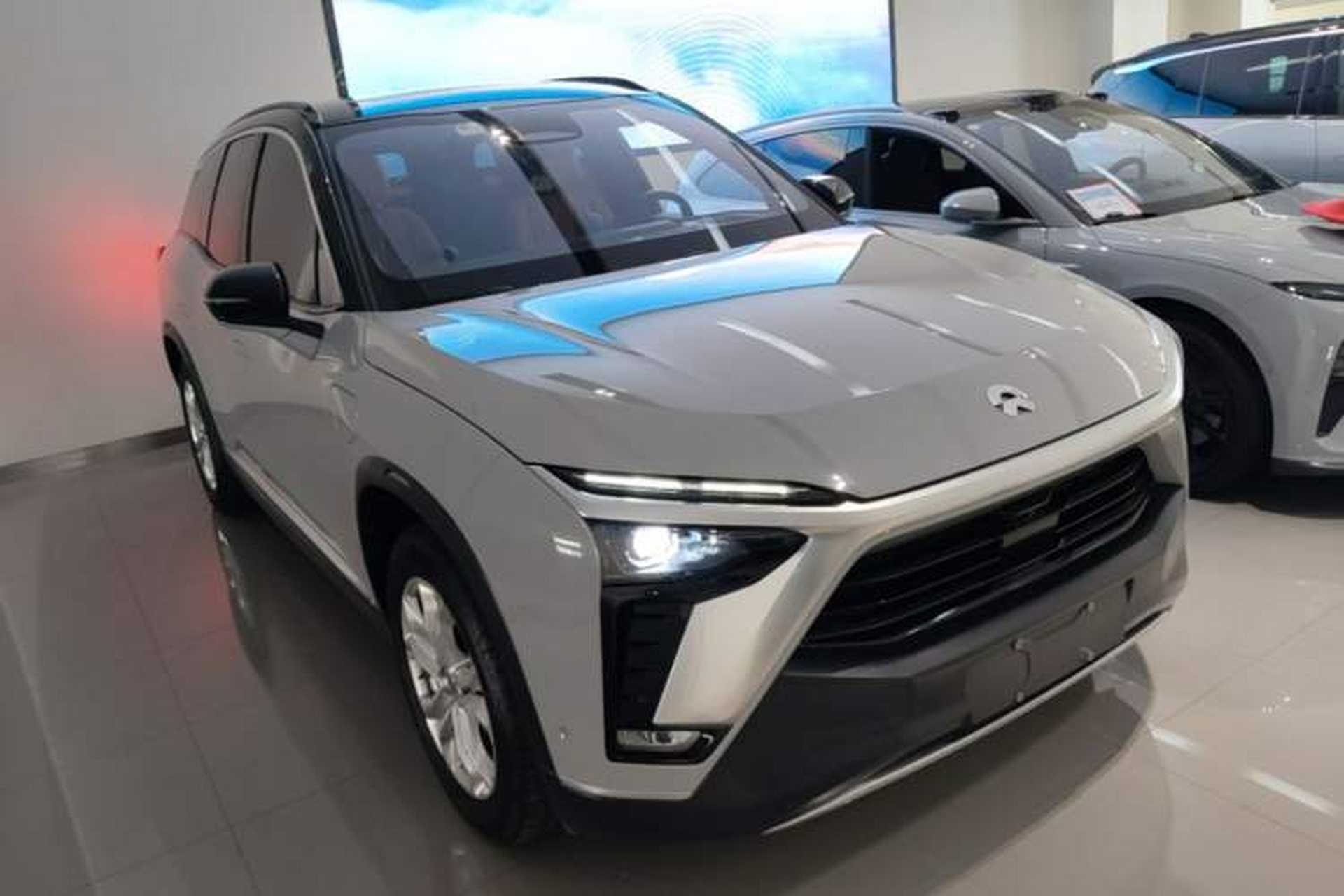 Used Nio ES8 2020 450 km Range 6-Seater Version Front Right 45 Deg