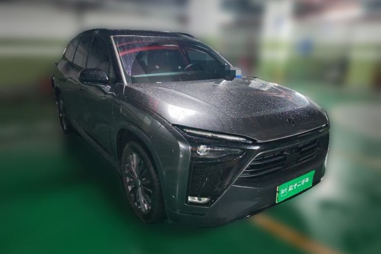Used Nio ES8 2020 415 km Range 6-Seater Version Front Right 45 Deg