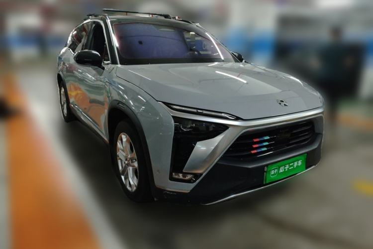 Used Nio ES8 2020 415 km Range 6-Seater Version Front Right 45 Deg