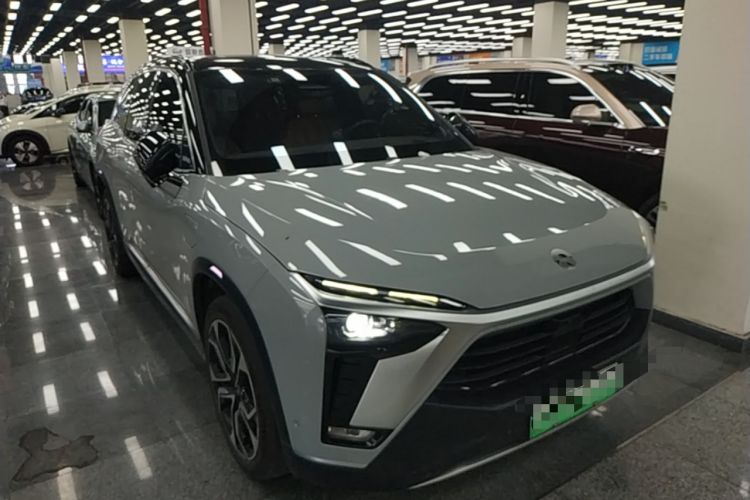 Used Nio ES8 2020 415 KM Signature Edition 7-Seater Version Front Right 45 Deg