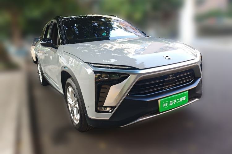 Used Nio ES8 2020 415 km Range 6-Seater Version Front Right 45 Deg