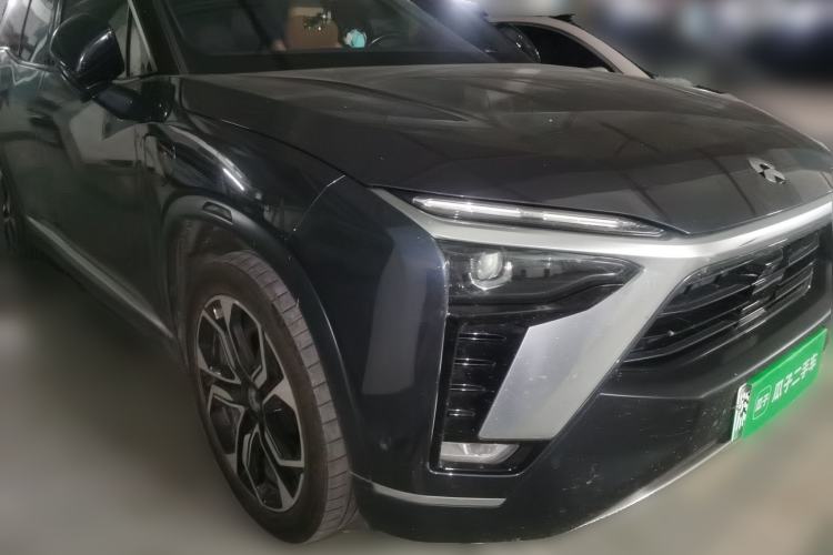 Used Nio ES8 2020 580 km Range Signature Edition Six-Seater Version Front Right 45 Deg