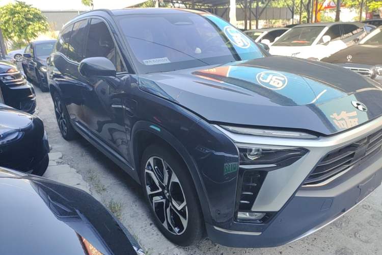 Used Nio ES8 2020 415 km Signature Edition 6-Seater Version Front Right 45 Deg