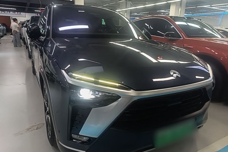 Used Nio ES8 2020 580 km Range Signature Edition Six-Seater Version Front Right 45 Deg