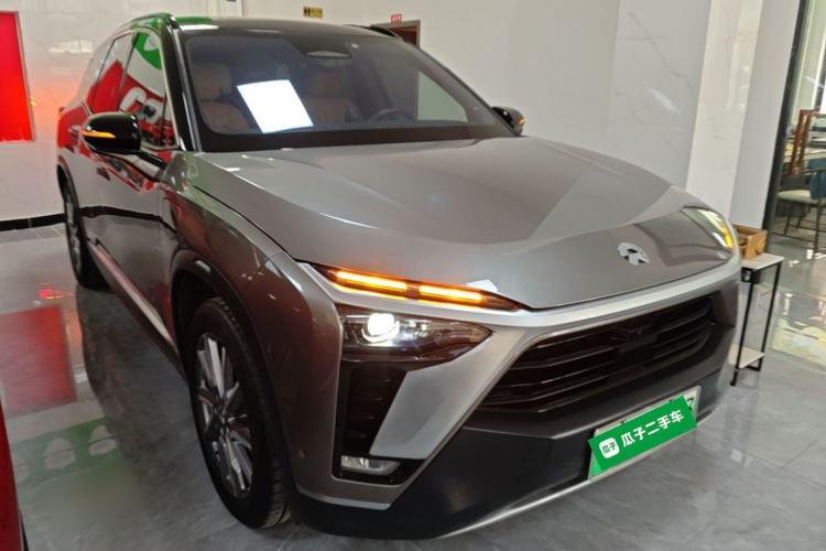 Used Nio ES8 2020 450 km Range 7-Seater Version Front Right 45 Deg