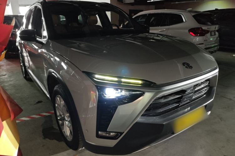 Used Nio ES8 2020 415 km Range 7-Seater Version Front Right 45 Deg