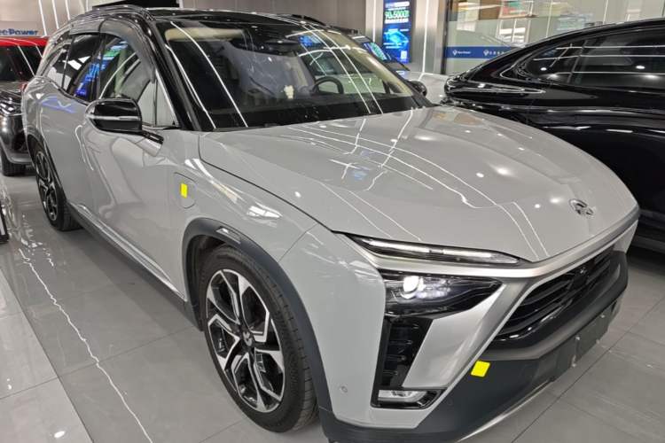 Used Nio ES8 2020 580 km Range Signature Edition Six-Seater Version Front Right 45 Deg