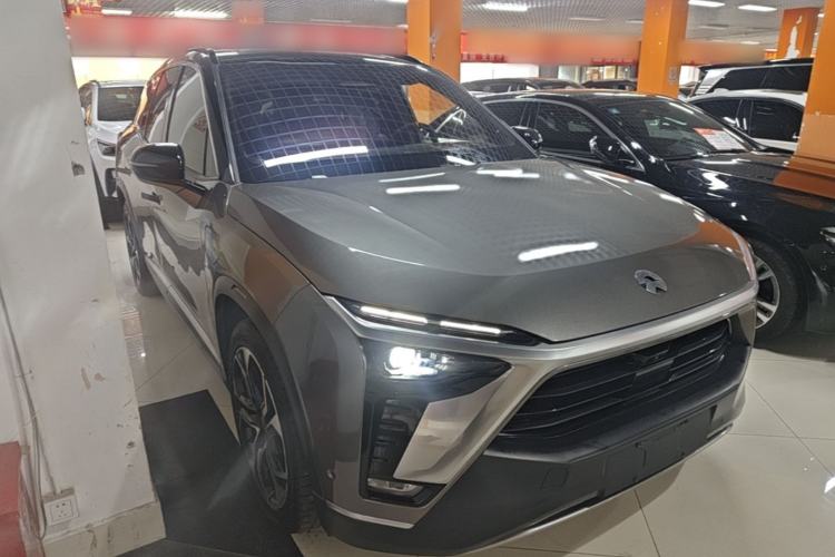 Used Nio ES8 2020 415 km Signature Edition 6-Seater Version Front Right 45 Deg