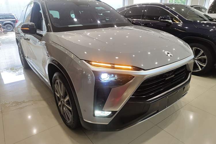 Used Nio ES8 2020 580 km Range Six-Seater Version Front Right 45 Deg
