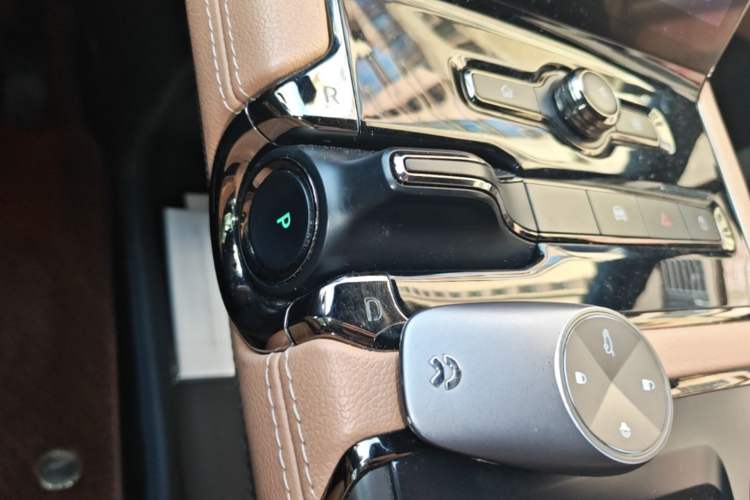 Used Nio ES8 2020 580 km Range Six-Seater Version Gear Lever