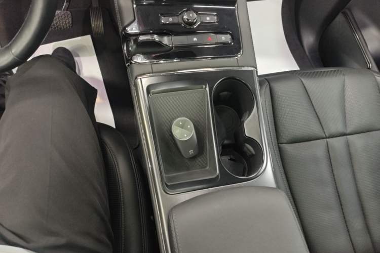 Used Nio ES8 2020 580 km Range Six-Seater Version Gear Lever