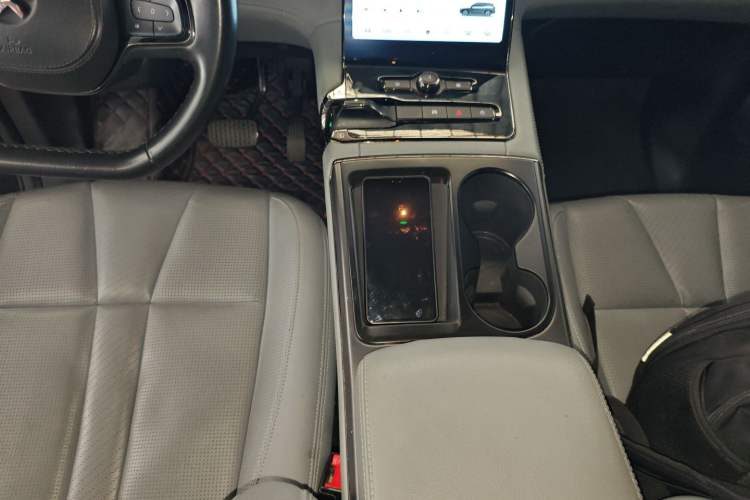 Used Nio ES8 2020 580 km Range Six-Seater Version Gear Lever