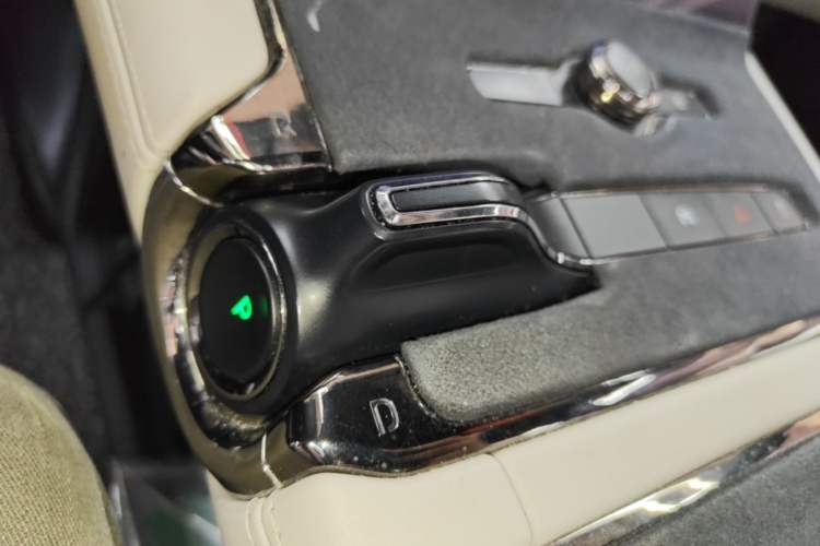 Used Nio ES8 2020 580 km Range Signature Edition Six-Seater Version Gear Lever