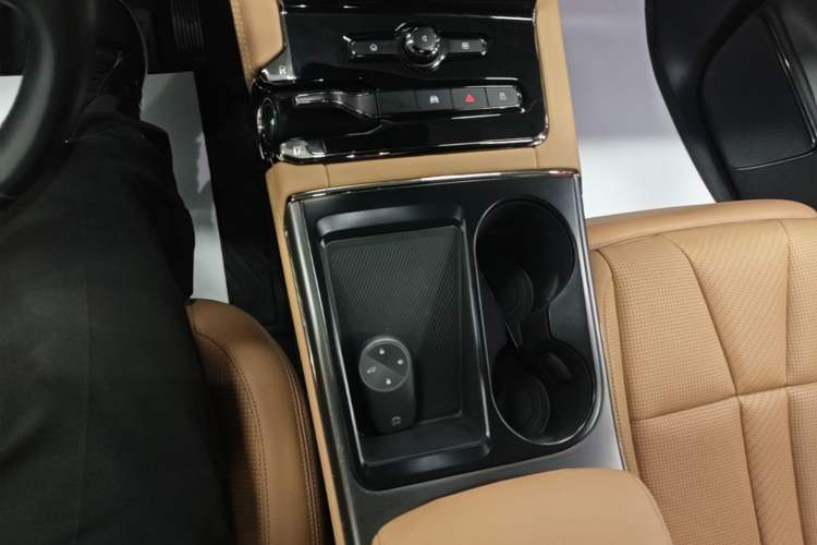 Used Nio ES8 2020 415 km Range 6-Seater Version Gear Lever