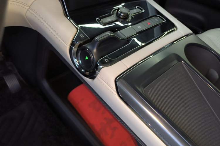 Used Nio ES8 2020 415 km Signature Edition 6-Seater Version Gear Lever
