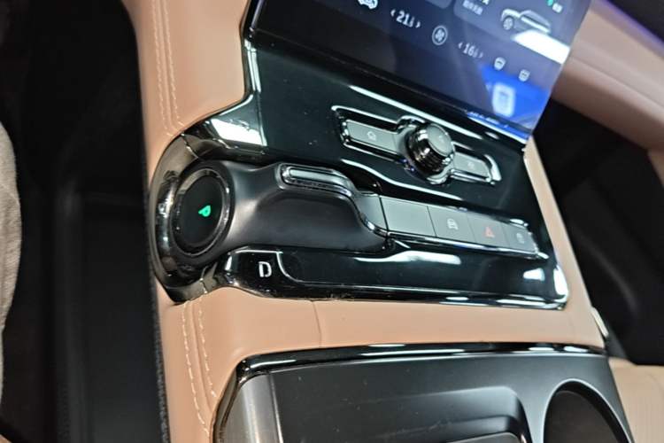 Used Nio ES8 2020 580 km Signature Edition 7-Seater Version Gear Lever