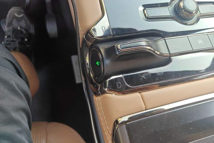 Used Nio ES8 2020 415 km Signature Edition 6-Seater Version Gear Lever
