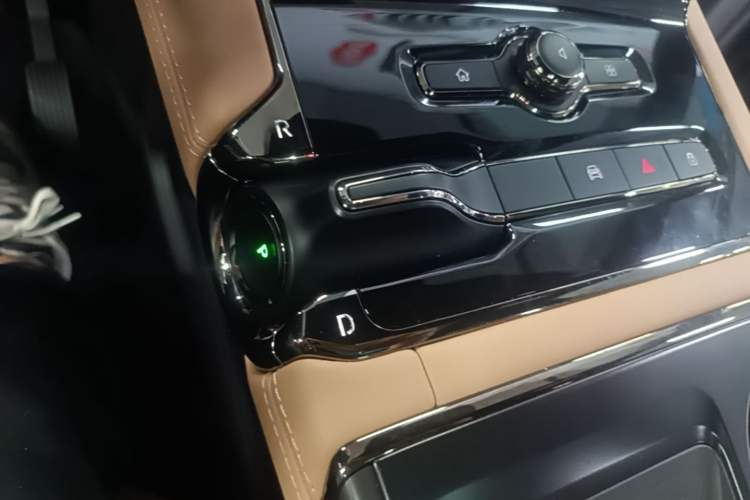 Used Nio ES8 2020 580 km Range Signature Edition Six-Seater Version Gear Lever