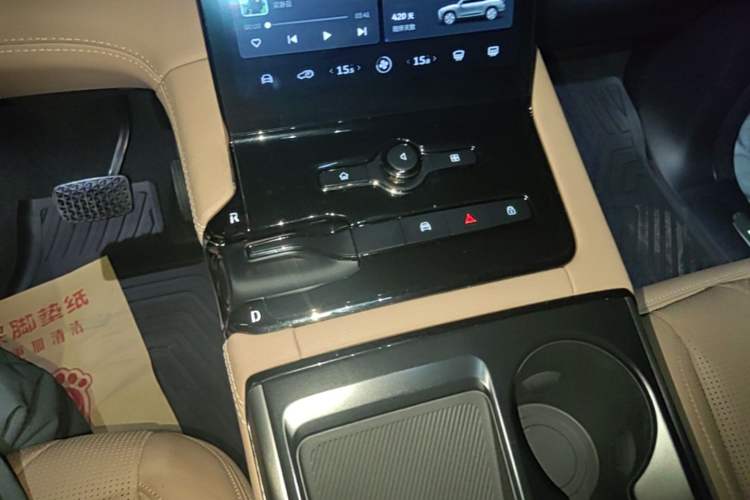 Used Nio ES8 2020 580 km Range 7-Seater Version Gear Lever