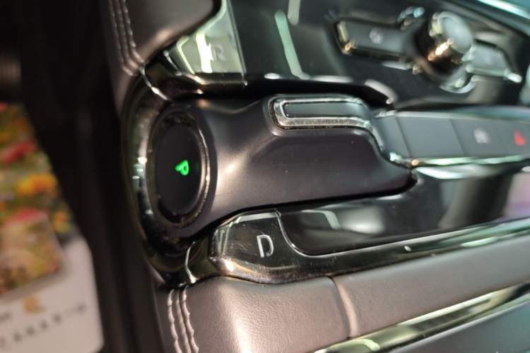 Used Nio ES8 2020 580 km Range Signature Edition Six-Seater Version Gear Lever