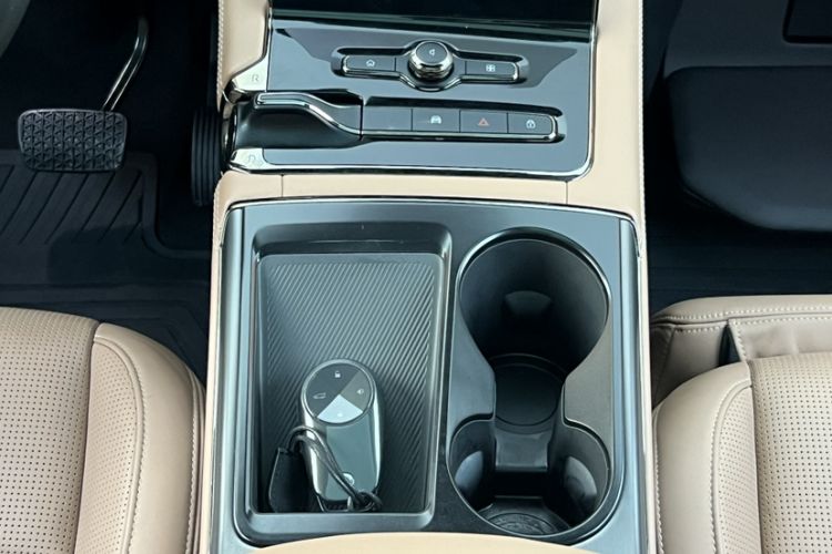Used Nio ES8 2020 580 km Range Signature Edition Six-Seater Version Gear Lever