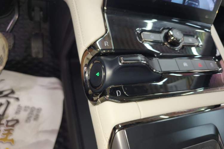 Used Nio ES8 2020 580 km Range Signature Edition Six-Seater Version Gear Lever