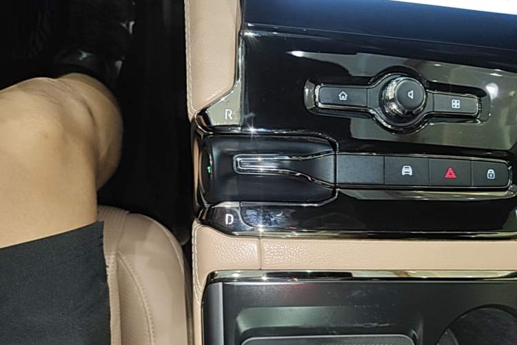 Used Nio ES8 2020 580 km Range Six-Seater Version Gear Lever