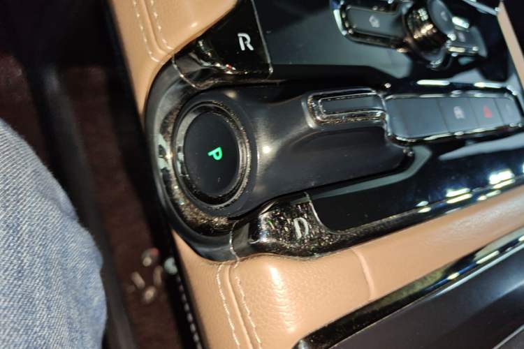 Used Nio ES8 2020 580 km Range Six-Seater Version Gear Lever