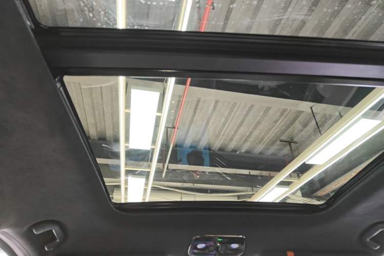 Used Nio ES8 2020 580 km Range Signature Edition Six-Seater Version Headliner