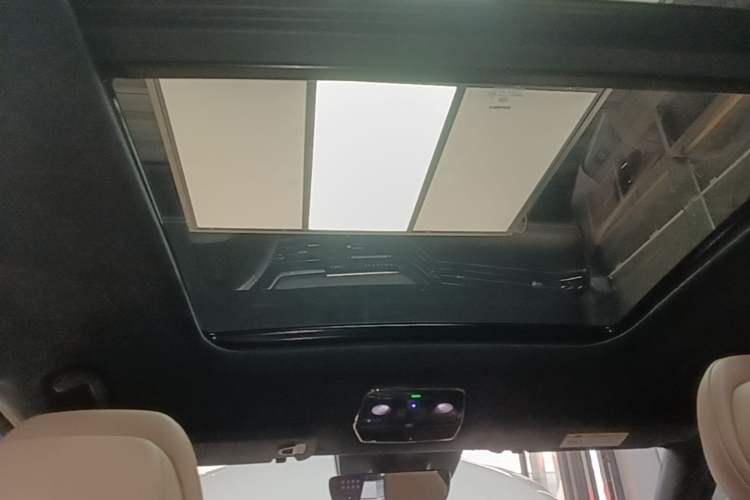 Used Nio ES8 2020 415 km Signature Edition 6-Seater Version Headliner