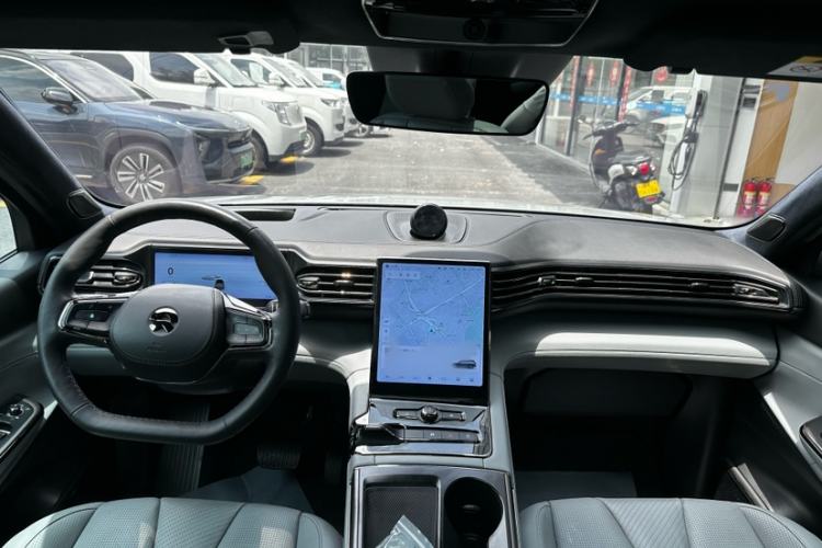 Used Nio ES8 2020 580 km Range Signature Edition Six-Seater Version Interior 4