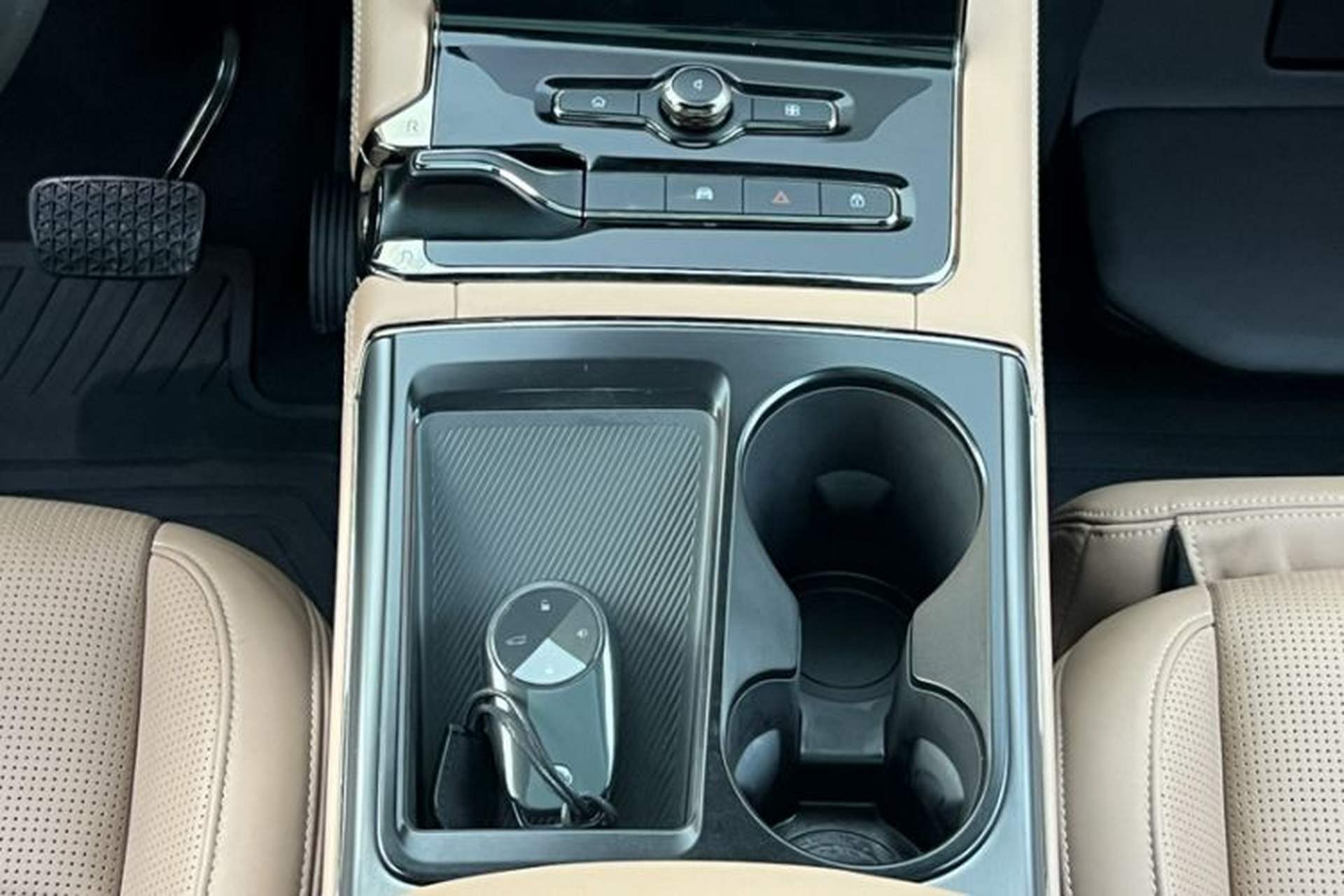 Used Nio ES8 2020 580 km Range Signature Edition Six-Seater Version Interior 6