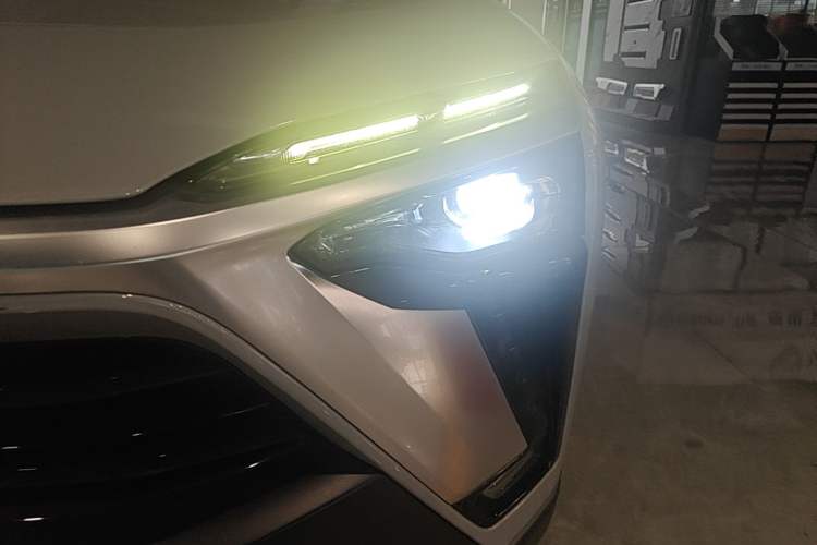 Used Nio ES8 2020 415 km Signature Edition 6-Seater Version Left Front Headlight