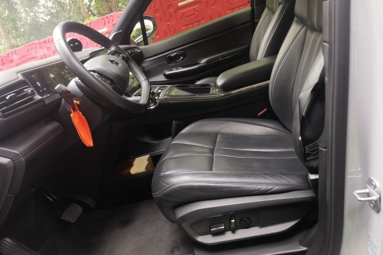 Used Nio ES8 2020 580 km Range Signature Edition Six-Seater Version Left Front Seat