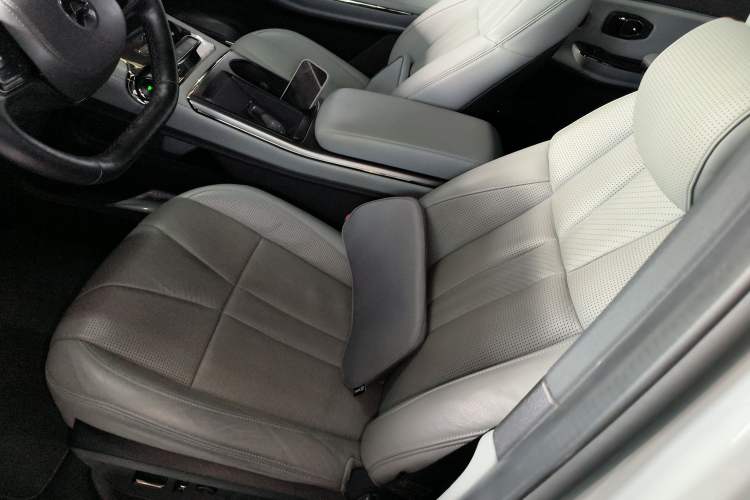 Used Nio ES8 2020 580 km Range 7-Seater Version Left Front Seat