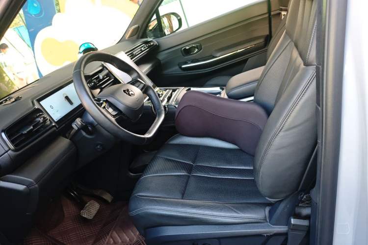 Used Nio ES8 2020 415 km Range 6-Seater Version Left Front Seat