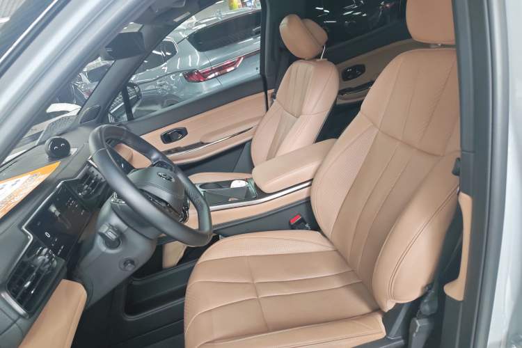 Used Nio ES8 2020 415 km Range 6-Seater Version Left Front Seat