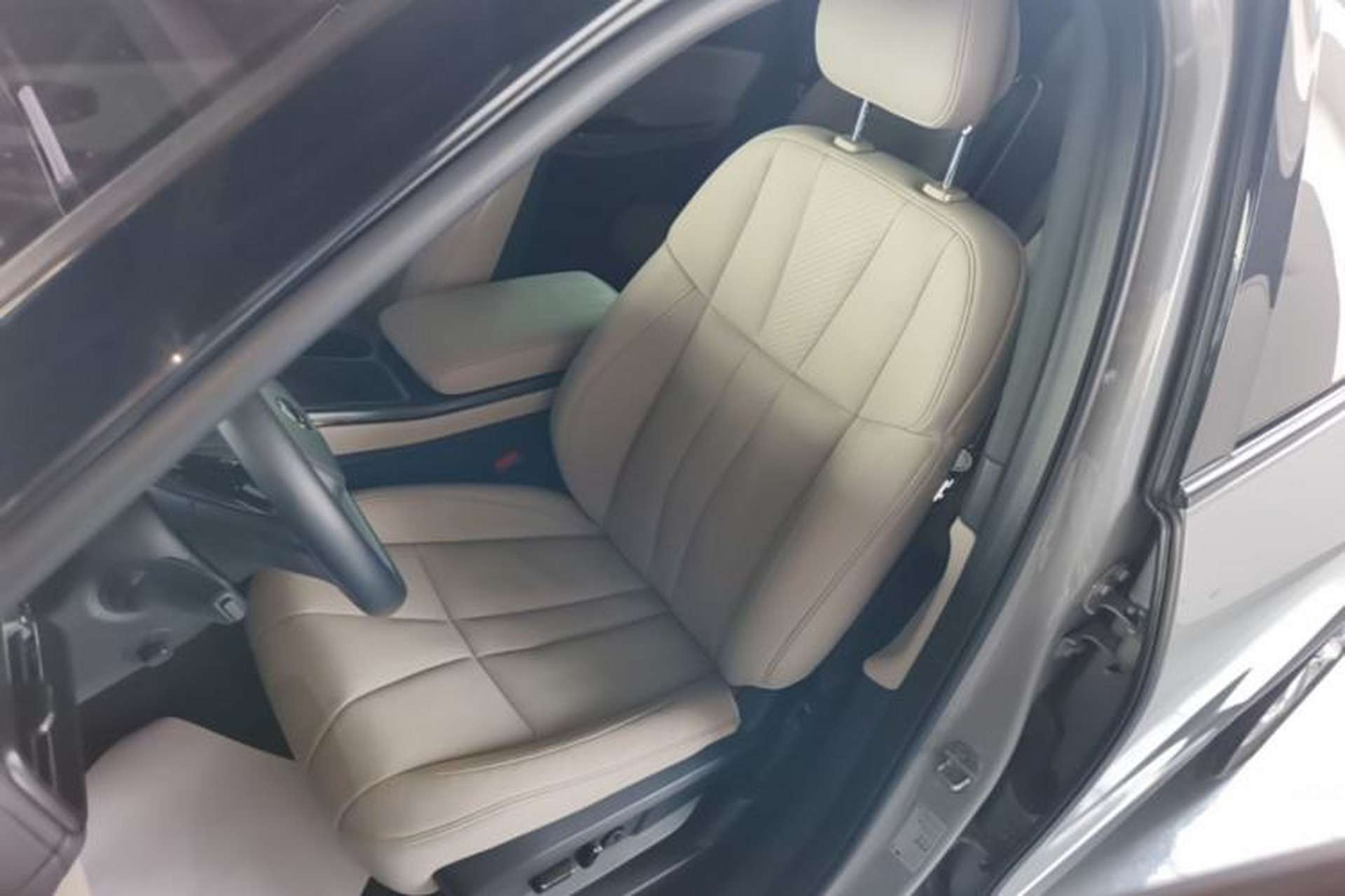 Used Nio ES8 2020 415 km Range 6-Seater Version Left Front Seat