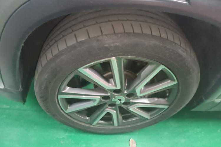 Used Nio ES8 2020 450 km Range 6-Seater Version Left Front Wheel Hub