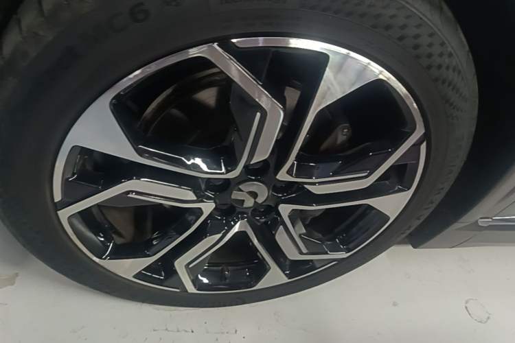 Used Nio ES8 2020 580 km Range Signature Edition Six-Seater Version Left Front Wheel Hub