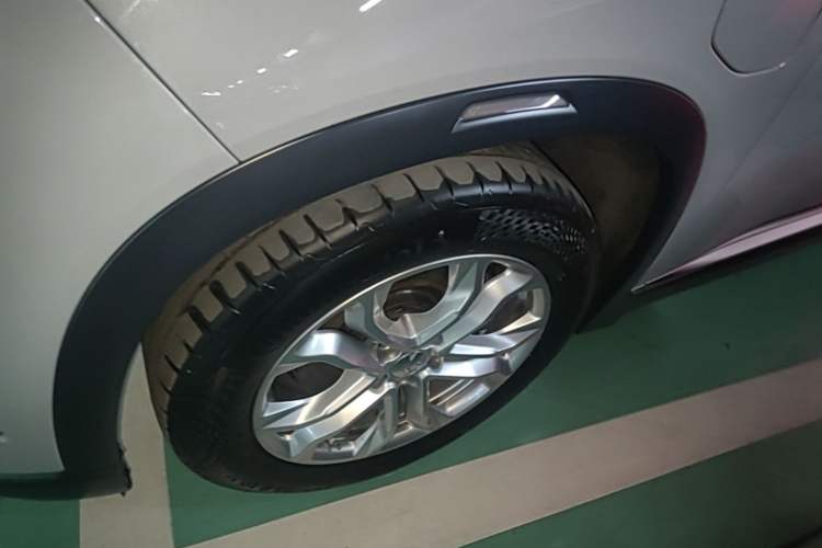 Used Nio ES8 2020 580 km Range 7-Seater Version Left Front Wheel Hub