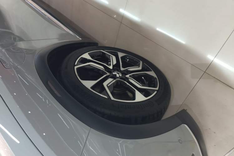 Used Nio ES8 2020 580 km Range Signature Edition Six-Seater Version Left Front Wheel Hub